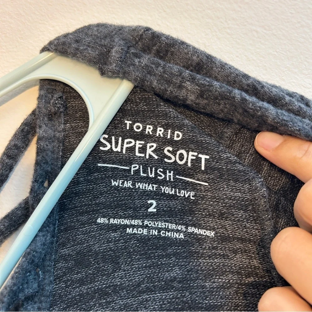 Torrid Super Soft Plush Lace-Up Back Tunic Sweatshirt Size 2 - Picture 3 of 7